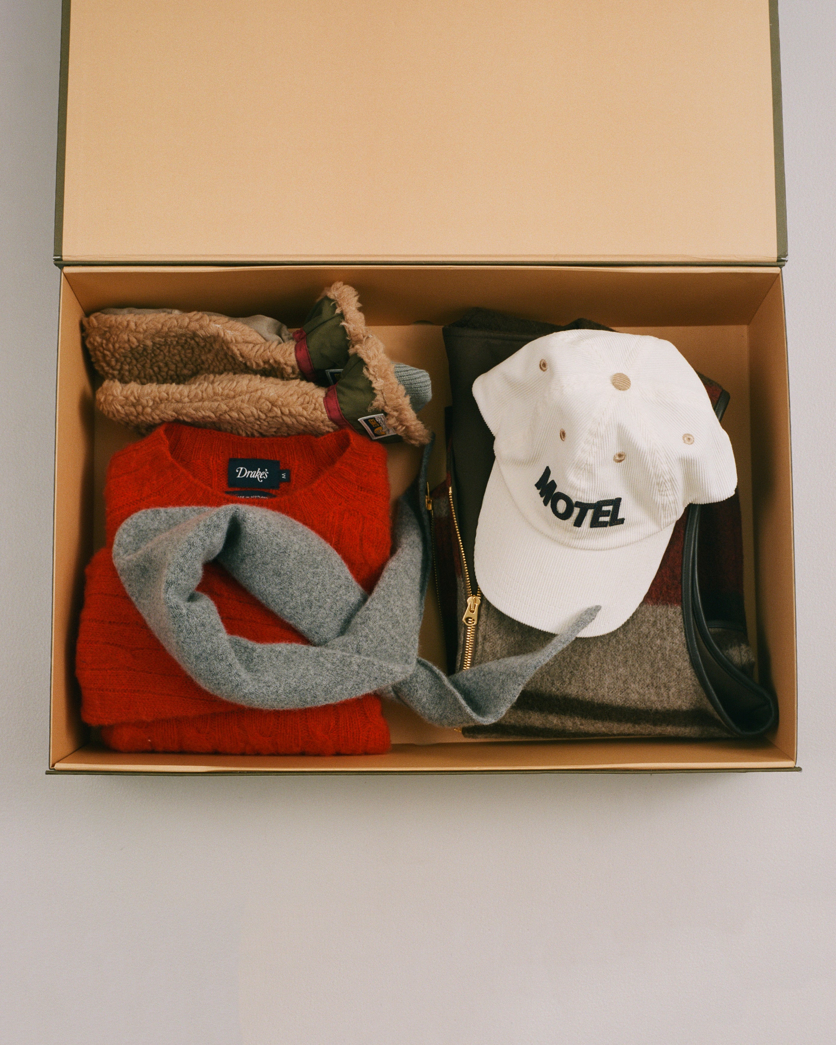 Festive Gifting – Drakes US
